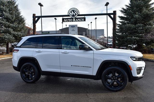 new 2025 Jeep Grand Cherokee car, priced at $48,396