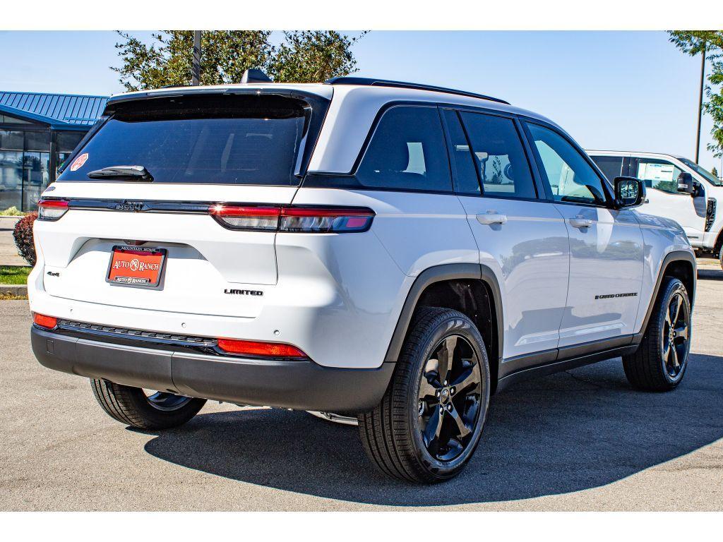 new 2025 Jeep Grand Cherokee car, priced at $43,250