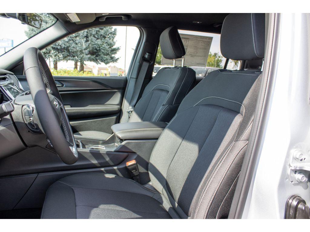 new 2025 Jeep Grand Cherokee L car
