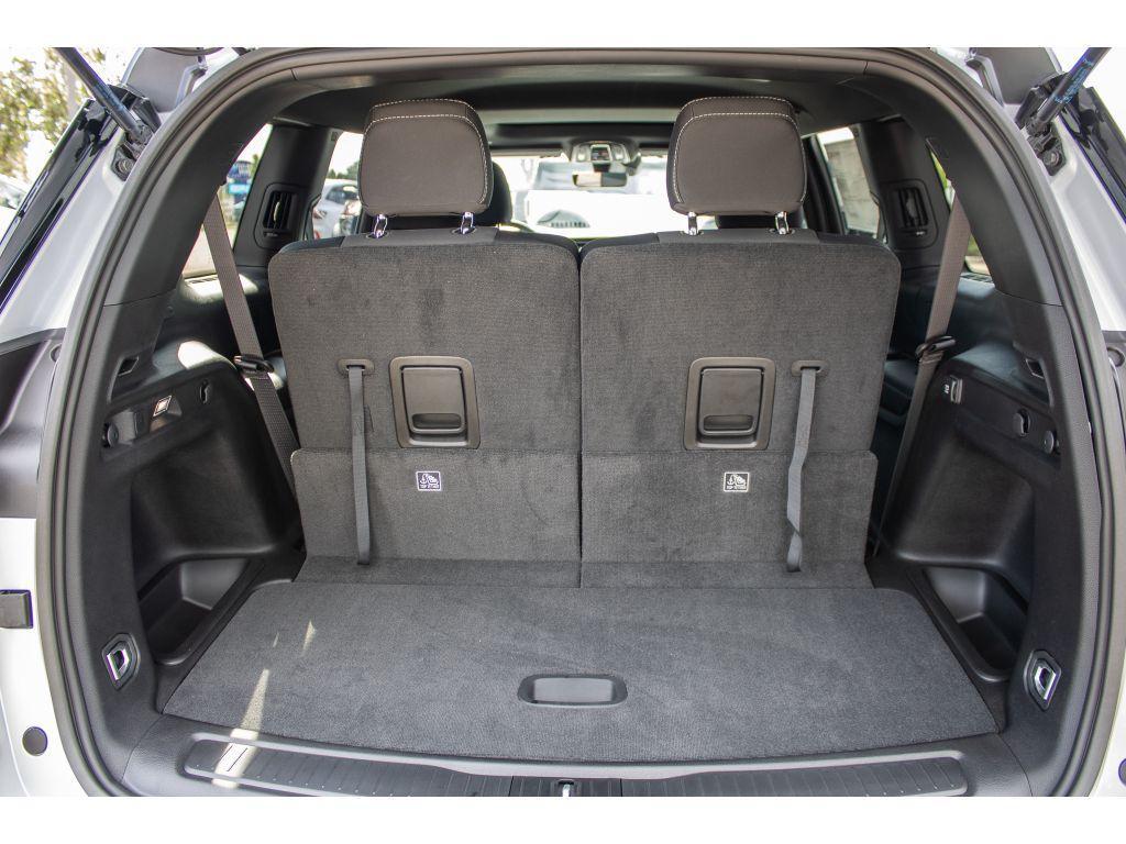new 2025 Jeep Grand Cherokee L car