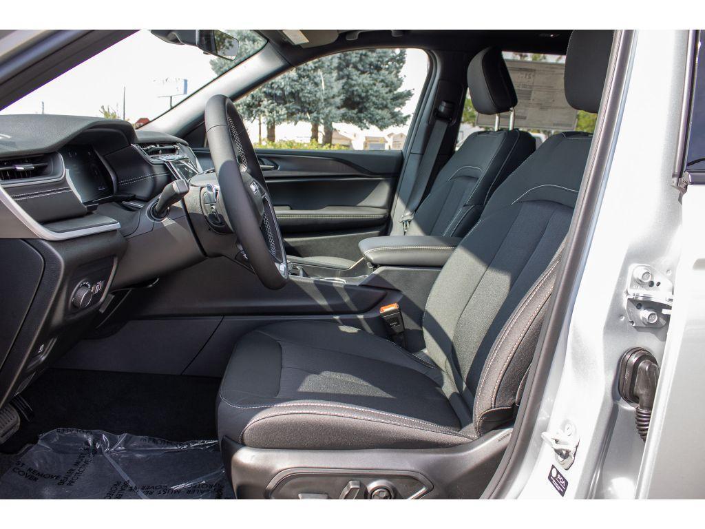 new 2025 Jeep Grand Cherokee L car