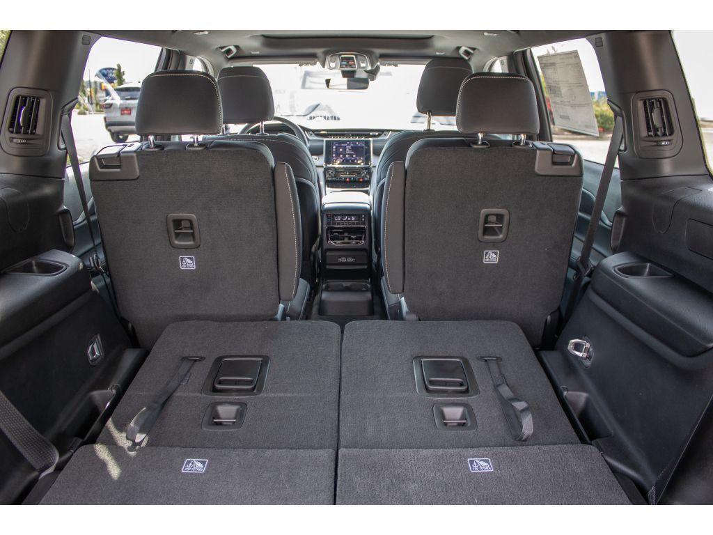 new 2025 Jeep Grand Cherokee L car
