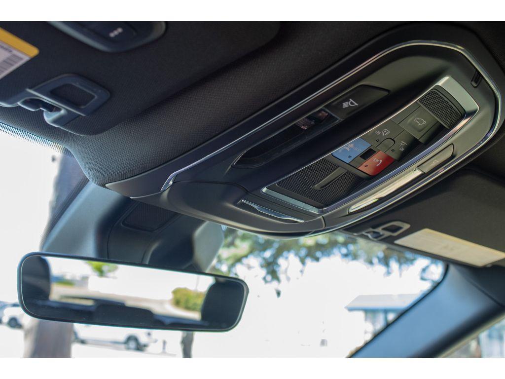 new 2025 Jeep Grand Cherokee car, priced at $46,000