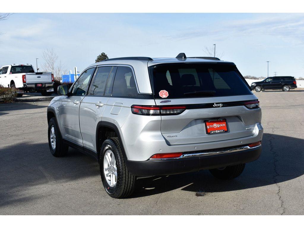 new 2025 Jeep Grand Cherokee car, priced at $37,500