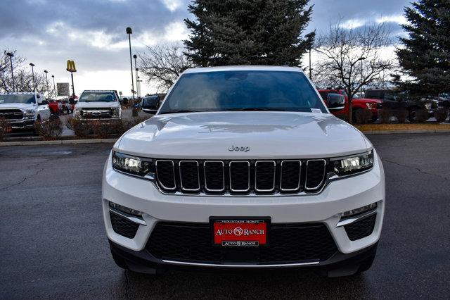 new 2025 Jeep Grand Cherokee car, priced at $46,000