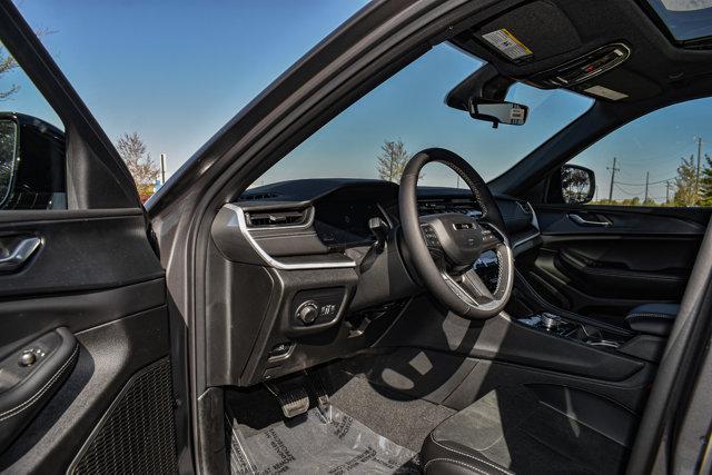 new 2025 Jeep Grand Cherokee car, priced at $44,148