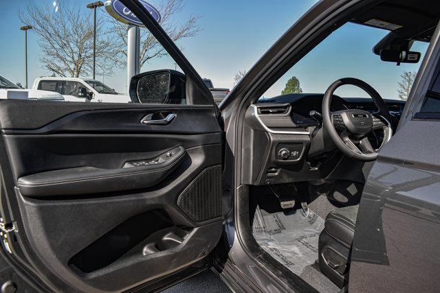 new 2025 Jeep Grand Cherokee car, priced at $44,148