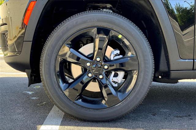 new 2025 Jeep Grand Cherokee L car, priced at $49,175