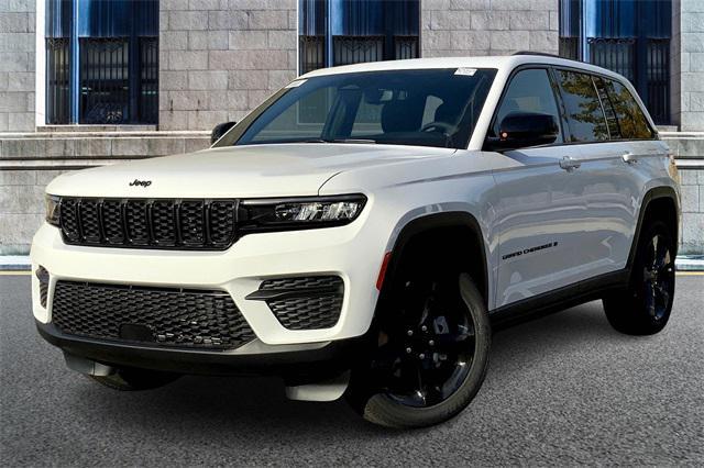 new 2025 Jeep Grand Cherokee car, priced at $47,575