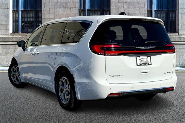 new 2024 Chrysler Pacifica car, priced at $47,840