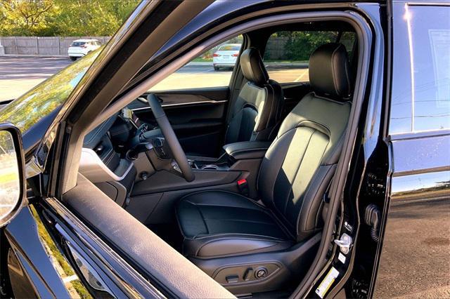 new 2025 Jeep Grand Cherokee car, priced at $54,460