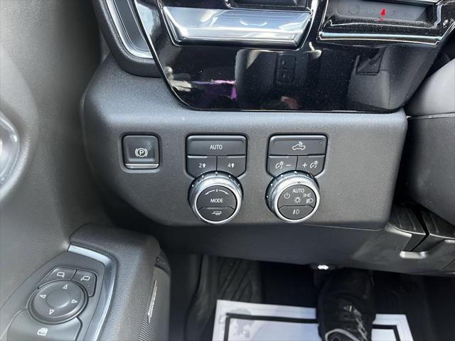 new 2025 GMC Sierra 1500 car, priced at $58,040