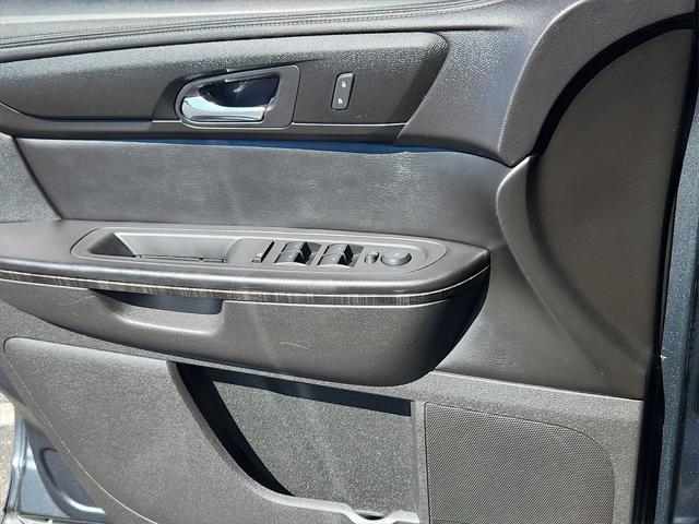 used 2013 GMC Acadia car, priced at $10,190