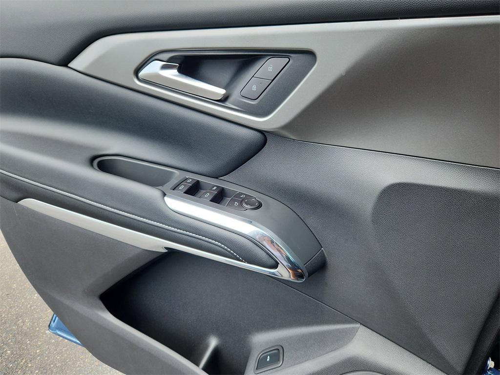 new 2025 Chevrolet Traverse car, priced at $45,695