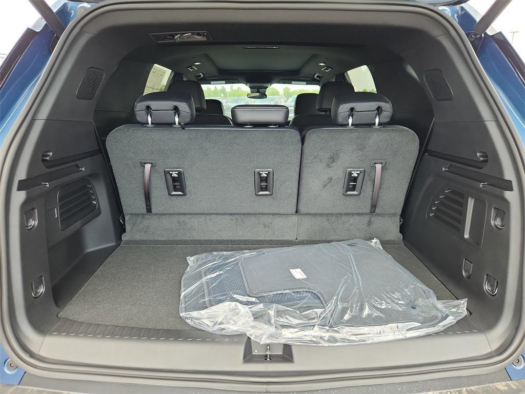 new 2025 Chevrolet Traverse car, priced at $45,695