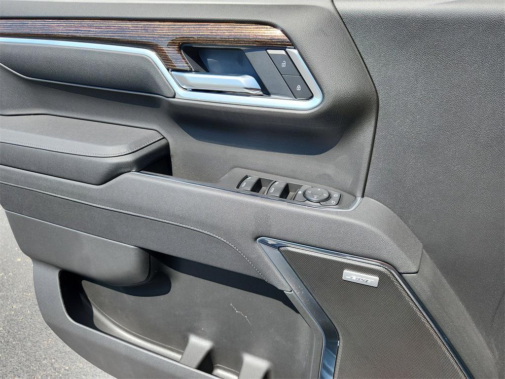 new 2025 GMC Sierra 1500 car, priced at $59,745