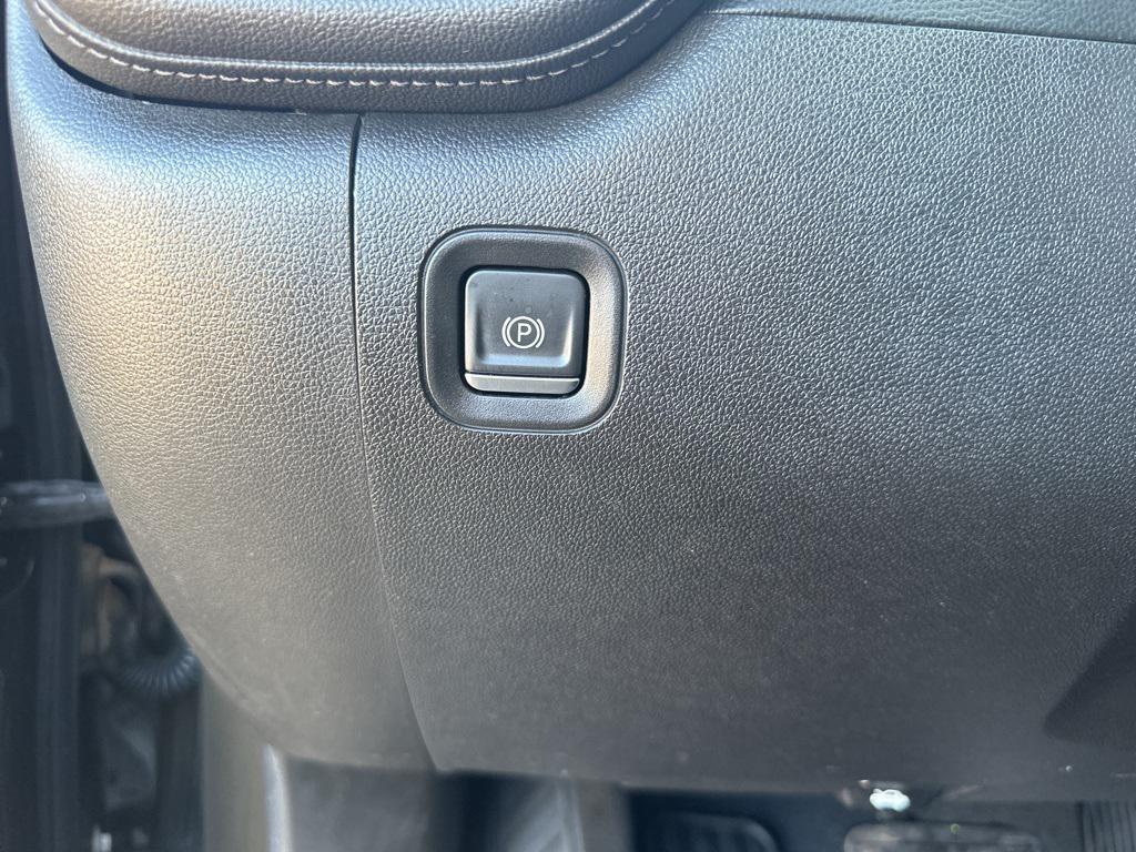 used 2022 Chevrolet Silverado 2500 car, priced at $43,998