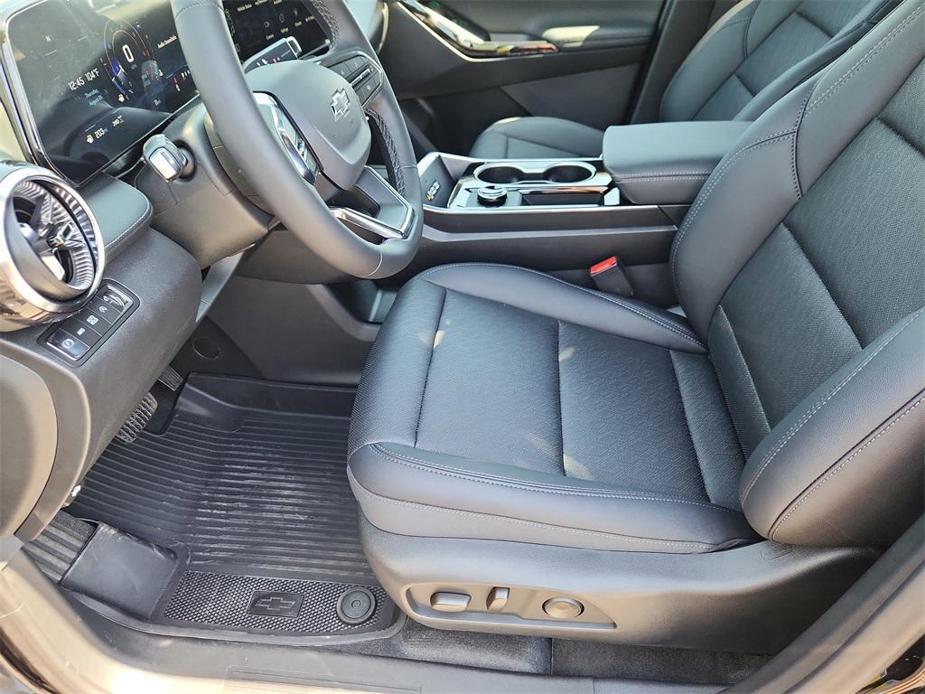 new 2026 Chevrolet Equinox car, priced at $35,090