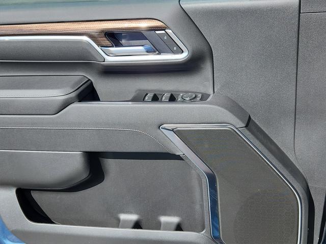 new 2025 Chevrolet Silverado 2500 car, priced at $74,915