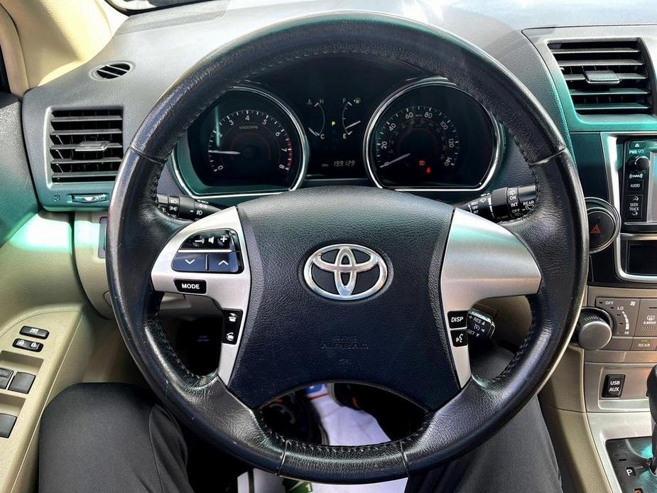 used 2013 Toyota Highlander car, priced at $13,775