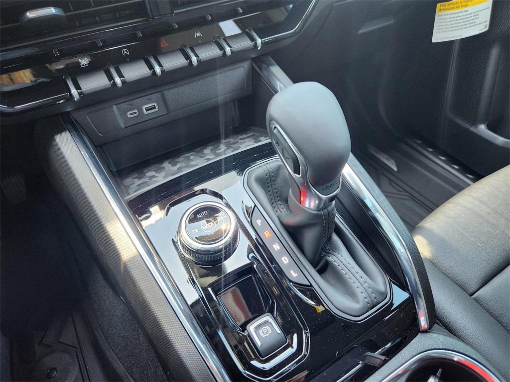 new 2025 GMC Canyon car, priced at $45,438