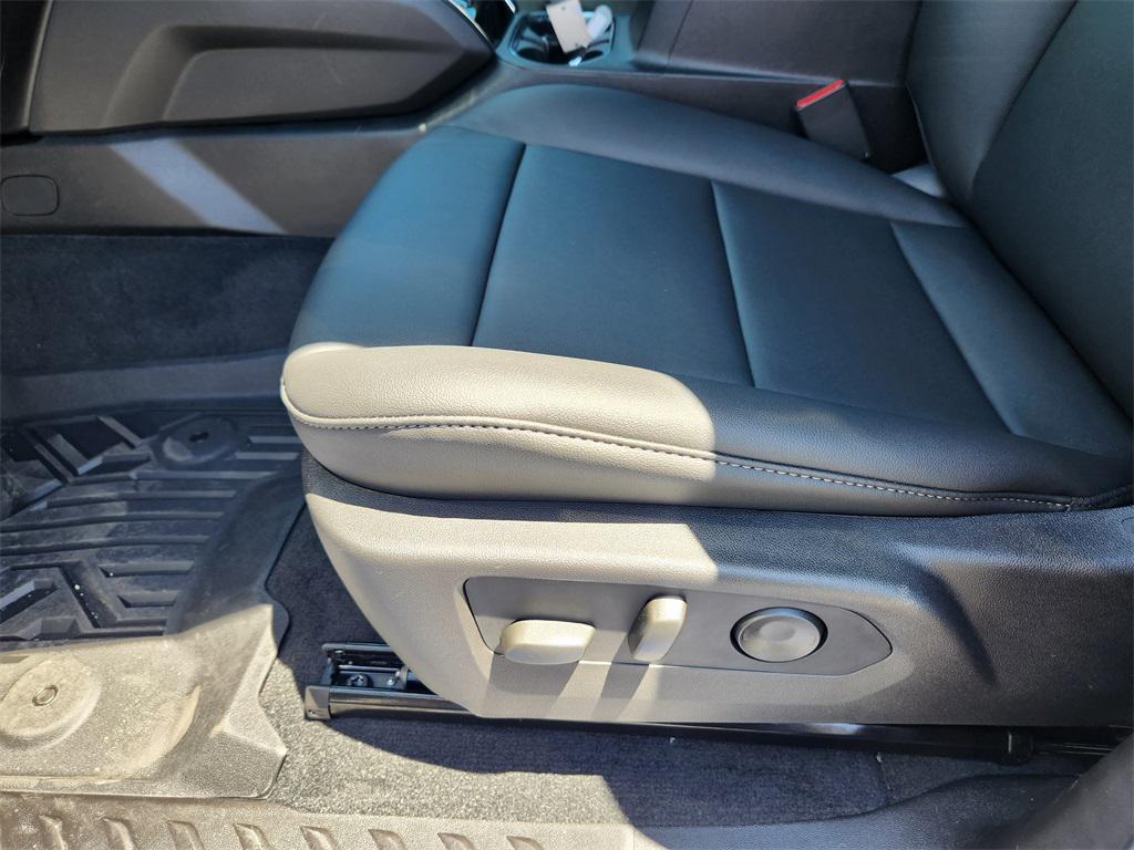 new 2025 GMC Canyon car, priced at $45,438