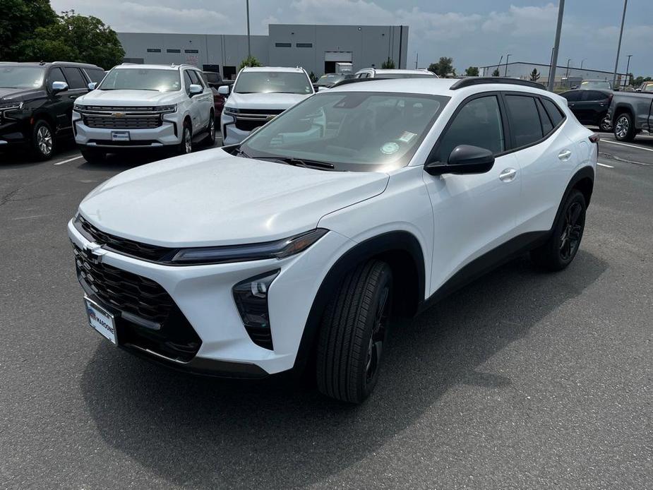 new 2025 Chevrolet Trax car