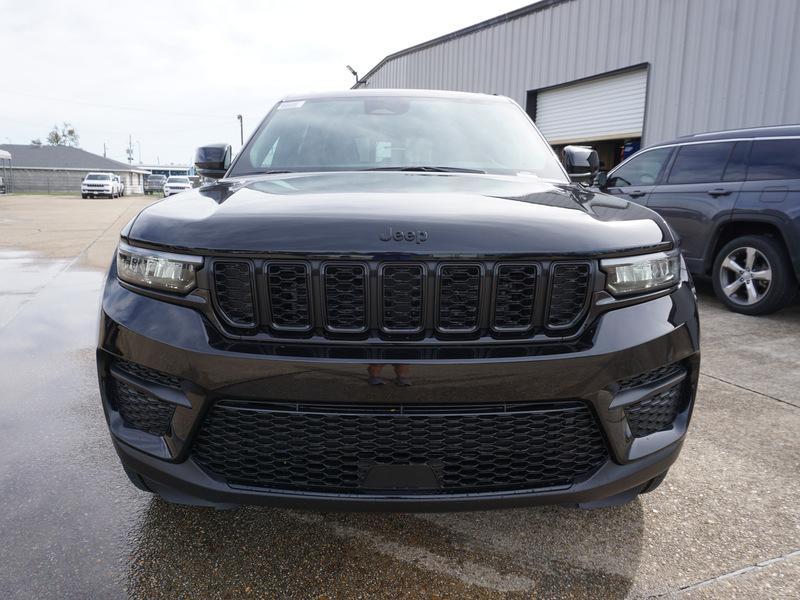 new 2025 Jeep Grand Cherokee car, priced at $44,175