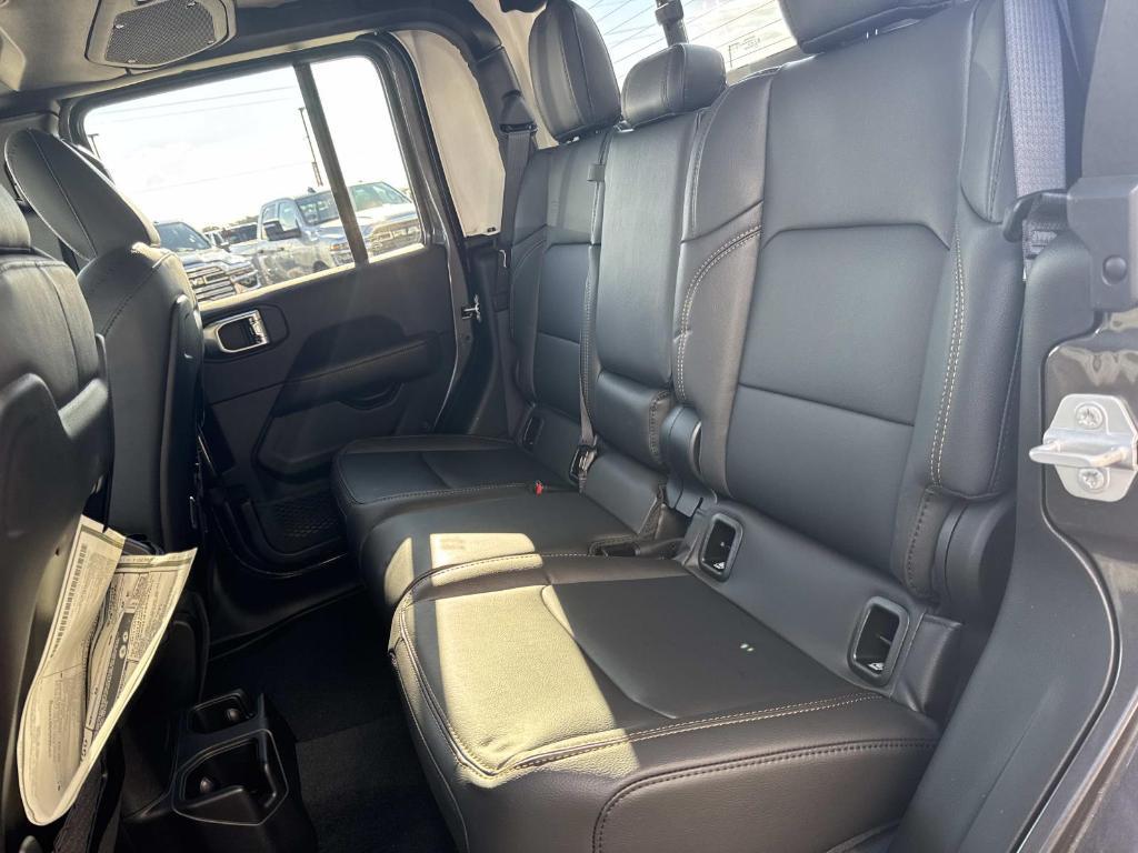 new 2025 Jeep Gladiator car, priced at $48,855