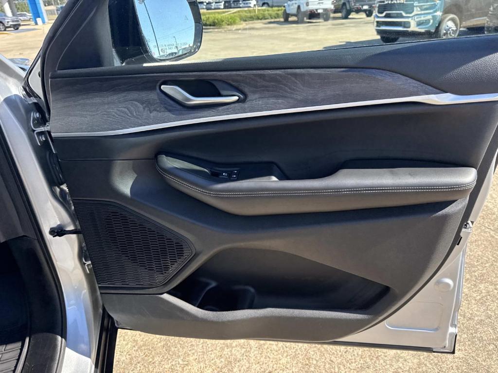 used 2023 Jeep Grand Cherokee L car, priced at $31,997