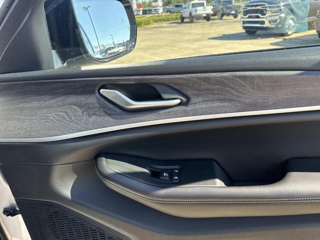 used 2023 Jeep Grand Cherokee L car, priced at $31,997