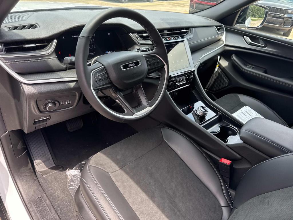 new 2025 Jeep Grand Cherokee L car, priced at $45,635