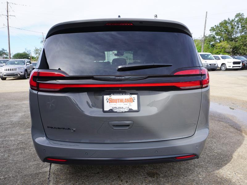 new 2024 Chrysler Pacifica car, priced at $42,740