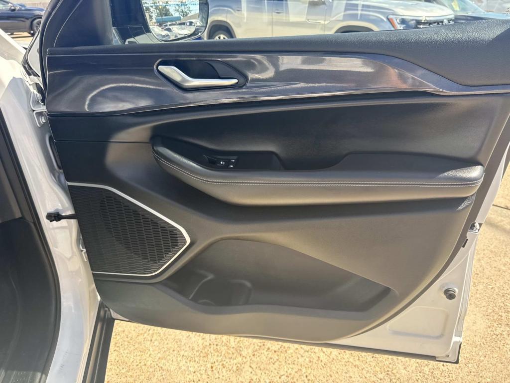 used 2022 Jeep Grand Cherokee L car