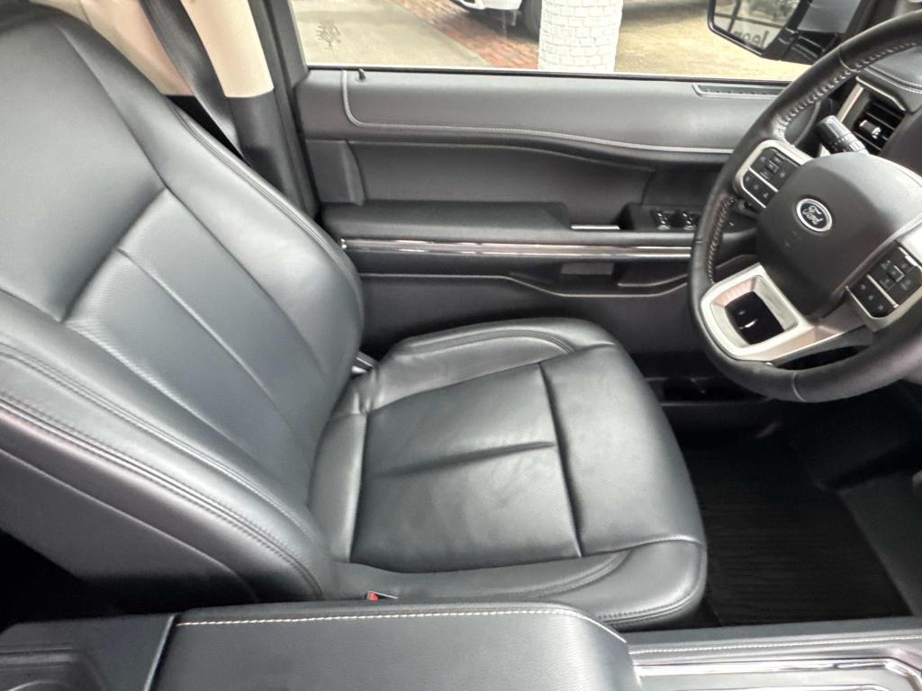 used 2024 Ford Expedition car, priced at $55,497