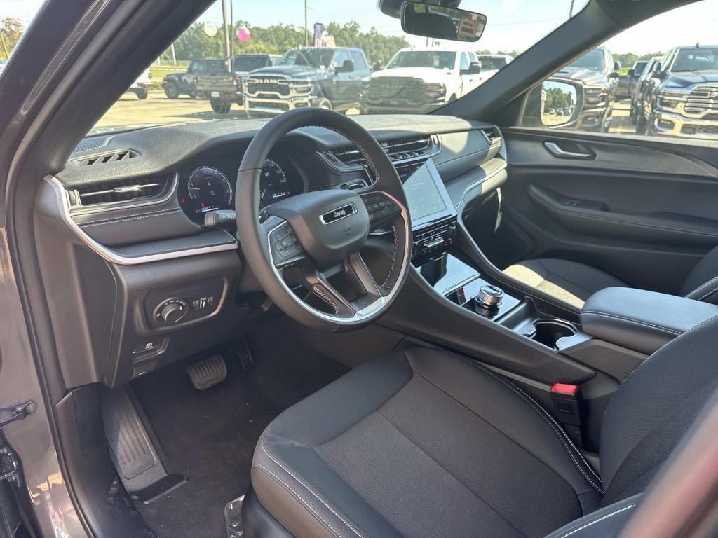 new 2025 Jeep Grand Cherokee L car, priced at $43,920