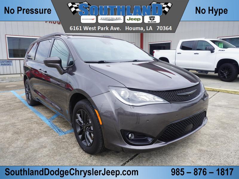 used 2020 Chrysler Pacifica car, priced at $29,997