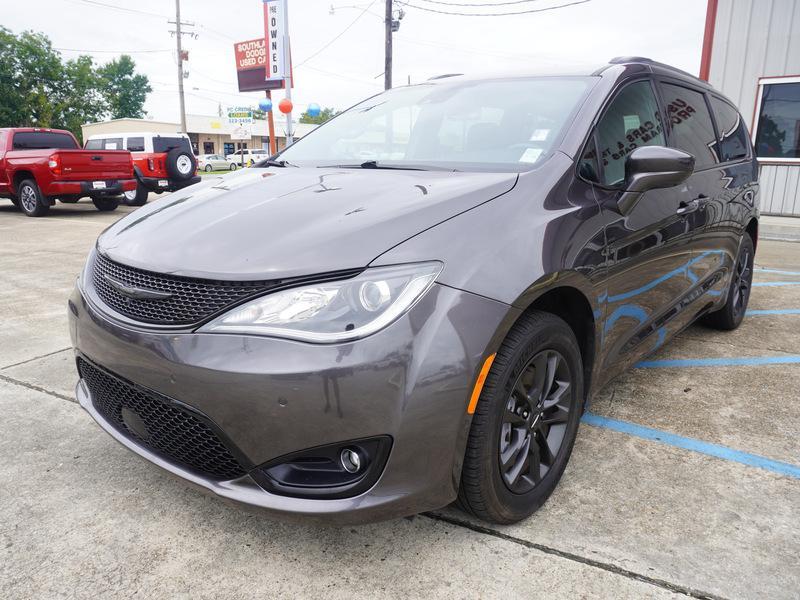 used 2020 Chrysler Pacifica car, priced at $29,997