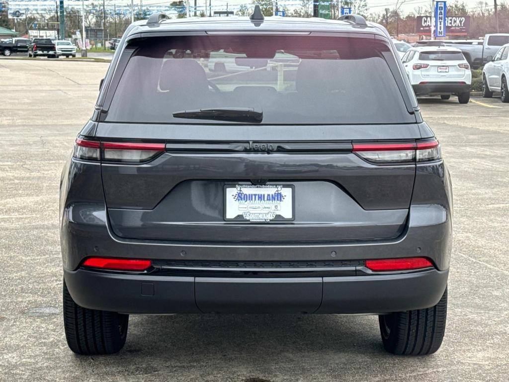 new 2025 Jeep Grand Cherokee car, priced at $45,675