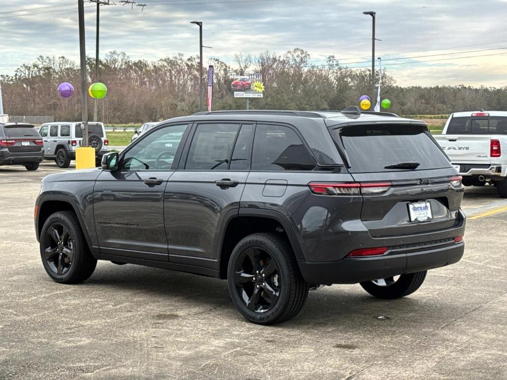 new 2025 Jeep Grand Cherokee car, priced at $45,675