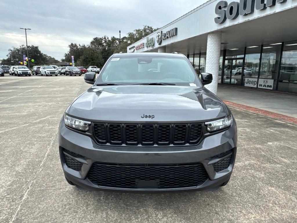 new 2025 Jeep Grand Cherokee car, priced at $45,675