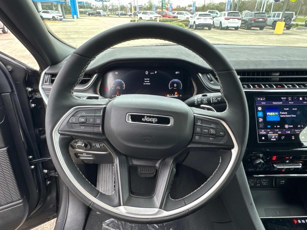 new 2025 Jeep Grand Cherokee car, priced at $45,675