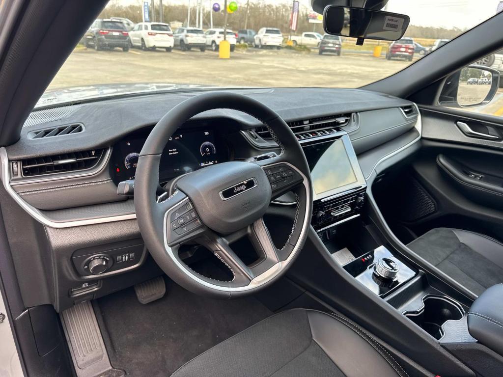 new 2025 Jeep Grand Cherokee L car, priced at $48,175