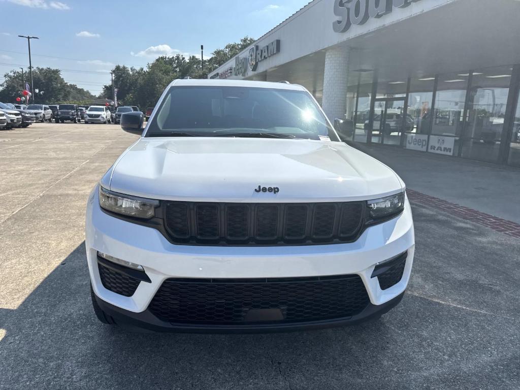 new 2025 Jeep Grand Cherokee car, priced at $50,140