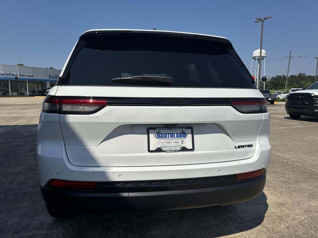 new 2025 Jeep Grand Cherokee car, priced at $50,140