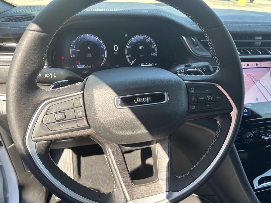 new 2025 Jeep Grand Cherokee car, priced at $50,140