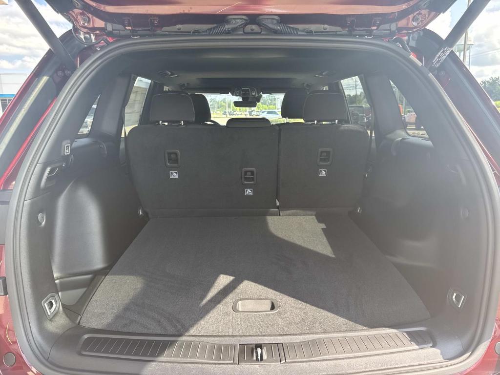 new 2025 Jeep Grand Cherokee car, priced at $44,170