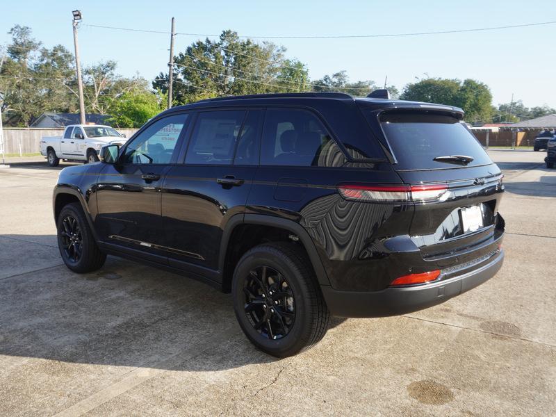 new 2025 Jeep Grand Cherokee car, priced at $42,030