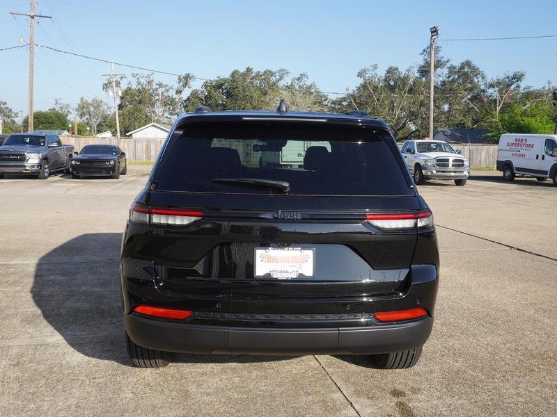 new 2025 Jeep Grand Cherokee car, priced at $42,030