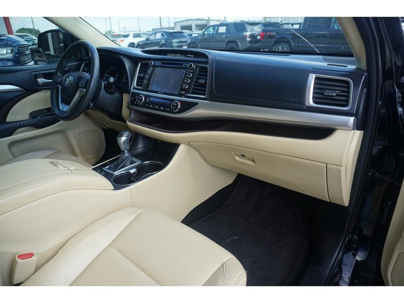 used 2014 Toyota Highlander car, priced at $14,997